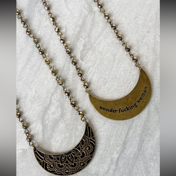 Jewelry - Wonder Woman Bronze Tone Inspirational Pendant Necklace